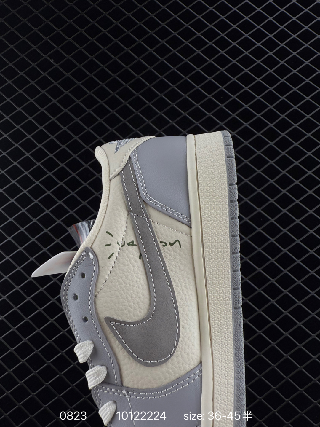 Travis Scott x Air Jordan 1 ” Reverse Mocha “